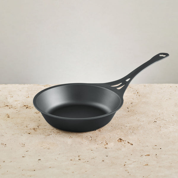 Solidteknics AUS-ION™ 22cm Sauteuse
